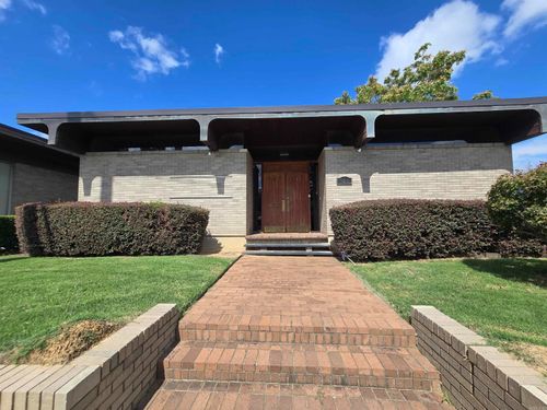 916 Garland St, Little Rock, AR, 72201-1211 | Card Image