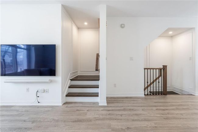 16 Place Polonaise Dr, Townhouse with 3 bedrooms, 3 bathrooms and 2 parking in Grimsby ON | Image 16