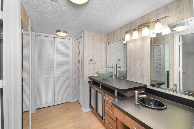 APT-201B - 162 Se Saint Lucie Blvd, Condo with 3 bedrooms, 2 bathrooms and null parking in Stuart FL | Image 16