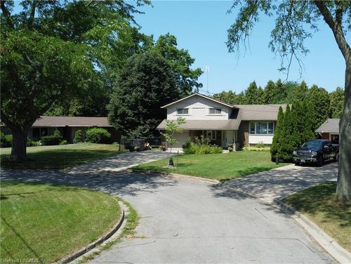 3 Colonial Crt, Saint Catharines, ON, L2N2R2 | Card Image
