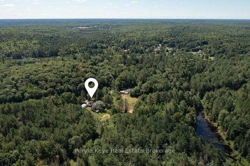 2322 Old Muskoka Rd, Utterson, ON, P0B1M0 | Card Image