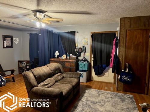 208 Jefferson St, Bedford, IA, 50833-1310 | Card Image