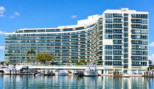 221-900 Bay Dr, Miami Beach, FL, 33141-5623 | Card Image