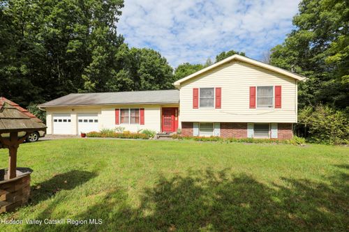 38 Roxanne Blvd, Highland, NY, 12528-2827 | Card Image