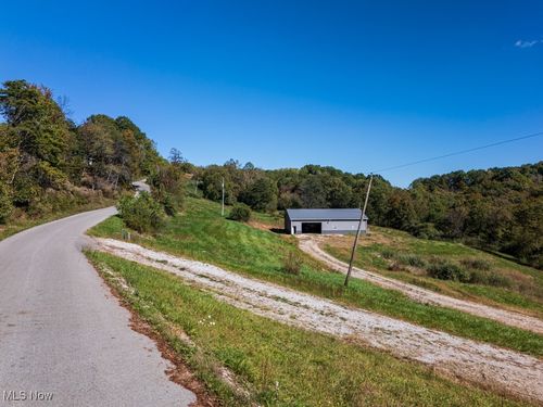 7207 Lost Pavement Rd, Washington, WV, 26181-8508 | Card Image
