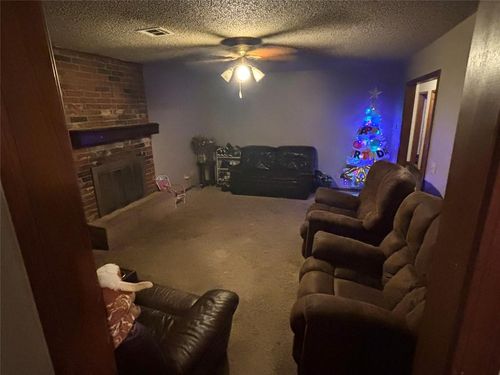 524 Skyview Dr, Watonga, OK, 73772-1220 | Card Image