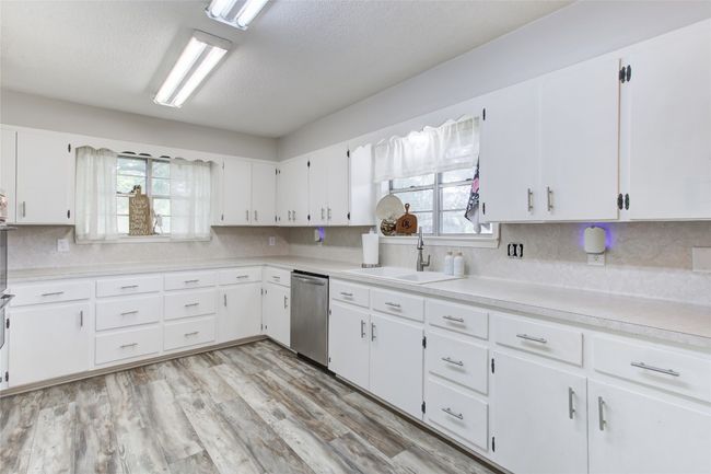 400 N Brazos, House other with 3 bedrooms, 2 bathrooms and null parking in Granger TX | Image 8