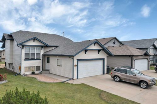 6407 60 Street Close, Ponoka, AB, T4J1W1 | Card Image
