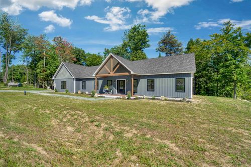 8 Greenwood Lane, Sunapee, NH, 03782 | Card Image