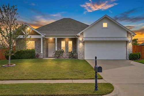7315 E Oak Ridge St, Broken Arrow, OK, 74014-2898 | Card Image