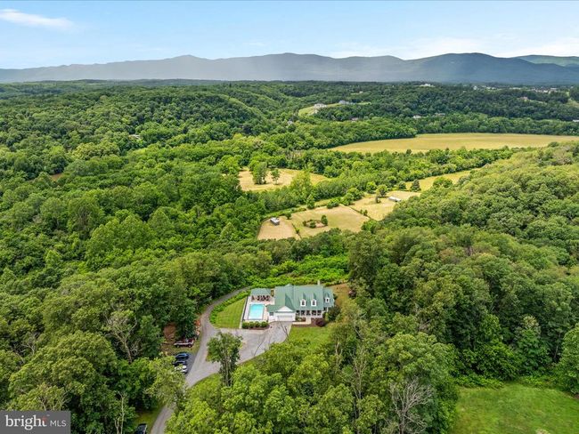 400 Deer Run Cir, House other with 4 bedrooms, 4 bathrooms and null parking in Front Royal VA | Image 38