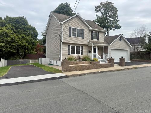 39-37-39 Wisner Ave, Middletown, NY, 10940-3605 | Card Image