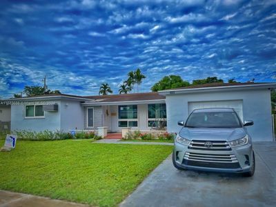 650 Sw 68th Ave, House other with 3 bedrooms, 2 bathrooms and null parking in Pembroke Pines FL | Image 1