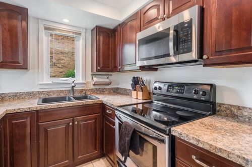 6022 Holt Rd, Williamsburg, MI, 49690-9303 | Card Image