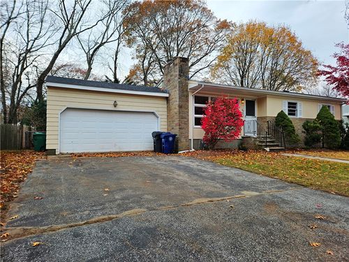 39 Damon Ave, Warwick, RI, 02889-3320 | Card Image