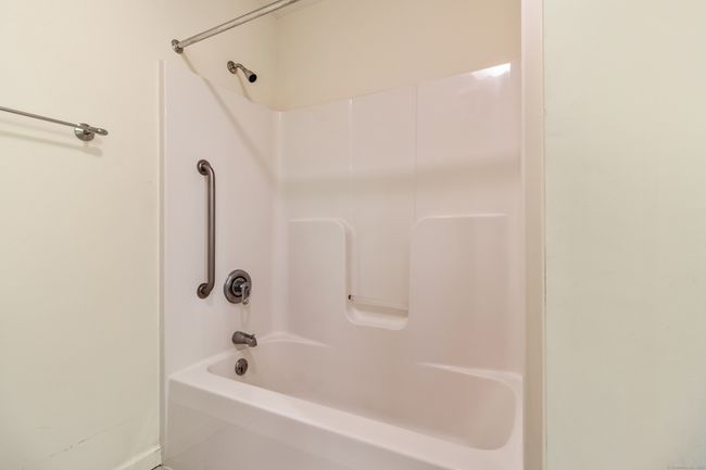 2 - 2 Chestnut Dr, Condo with 3 bedrooms, 3 bathrooms and null parking in Niantic CT | Image 25