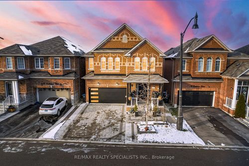 15 Cookview Dr, Brampton, ON, L6R3T7 | Card Image