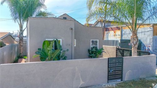 1712 E 57th St, Los Angeles, CA, 90058-3832 | Card Image