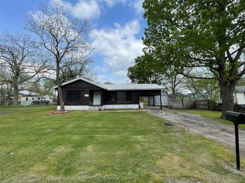 106 N 4th St, Celeste, TX, 75423-9751 | Card Image