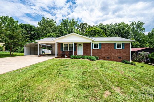 315 Shannonbrook Dr, Newton, NC, 28658-8403 | Card Image