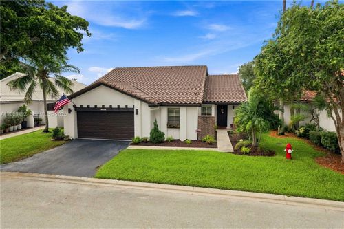 2083 Montpeliar, Weston, FL, 33326-2370 | Card Image