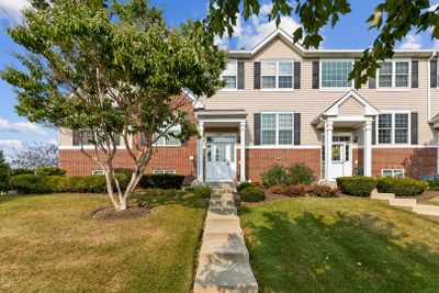 2285 Beresford Drive, Condo with 2 bedrooms, 2 bathrooms and 2 parking in Yorkville IL | Image 1