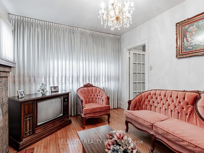 76 Appleton Ave, House other with 3 bedrooms, 2 bathrooms and 1 parking in York. ON | Image 8