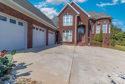 2621 Pine Point Drive, House other with 4 bedrooms, 3 bathrooms and null parking in York SC | Image 2