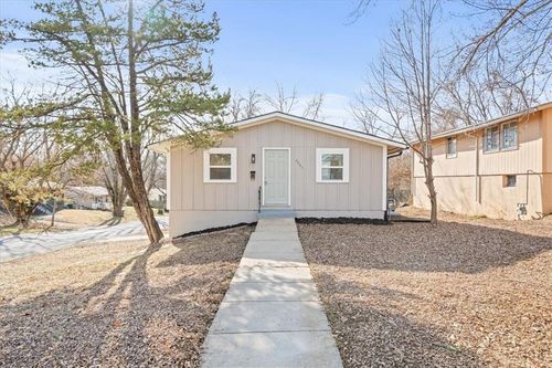 4027 E 45th St, Kansas City, MO, 64130-2125 | Card Image