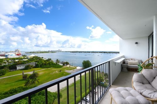 1207-5600 N Flagler Dr, West Palm Beach, FL, 33407-2648 | Card Image