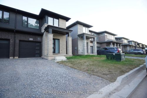 122 Willson Dr, Niagara Falls, ON, L3B5N5 | Card Image