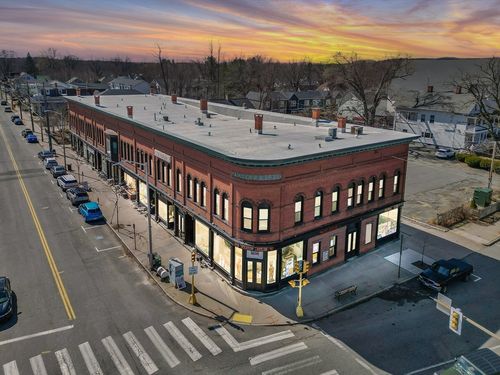 76 Maple St, Northampton, MA, 01062 | Card Image