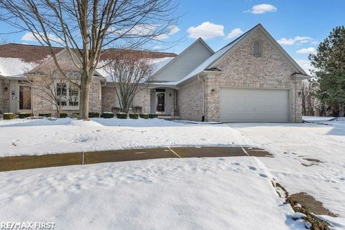 2118 Avalon Dr, Sterling Heights, MI, 48310-7805 | Card Image