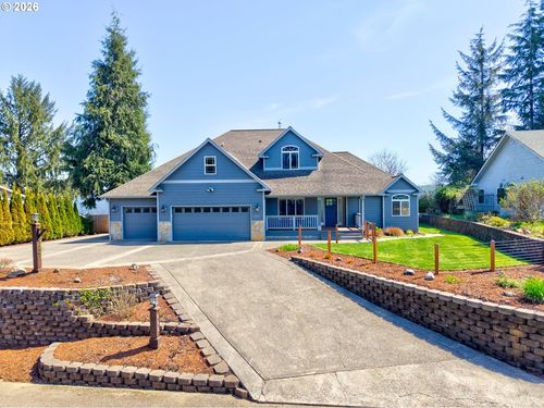 660 18th Ave, Coos Bay, OR, 97420-4477 | Card Image