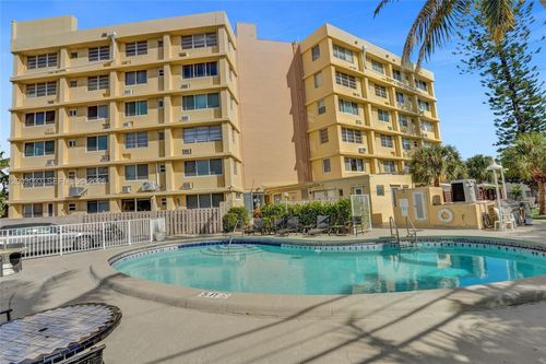 603-2400 Ne 9th St, Fort Lauderdale, FL, 33304-3571 | Card Image