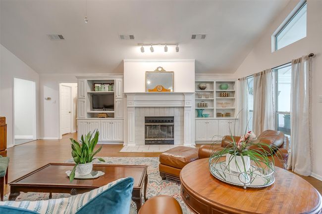 512 N Parkridge Dr, House other with 4 bedrooms, 3 bathrooms and null parking in Mansfield TX | Image 9