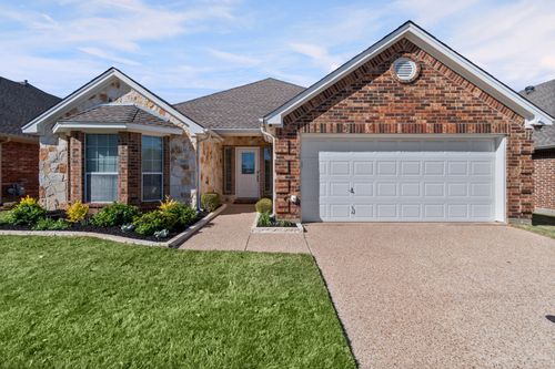 24-111 Crestway Dr, Cedar Hill, TX, 75104-5472 | Card Image