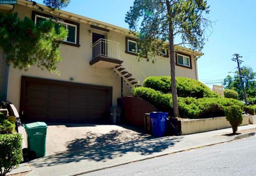 3700 Lundholm Ave, Oakland, CA, 94605-1857 | Card Image