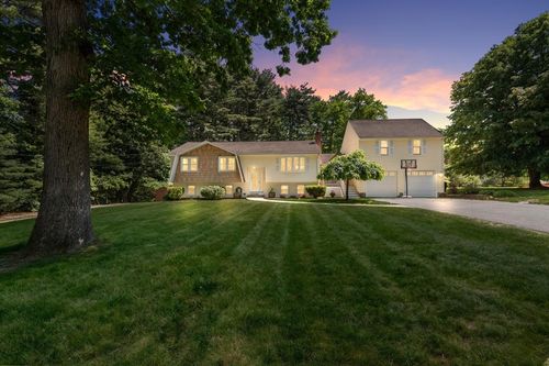 12 Albion Rd, Billerica, MA, 01821-5635 | Card Image