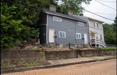 6 Catherine St, Etna, PA, 15223-1802 | Card Image