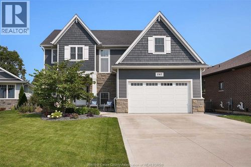 242 Meadowview Ave, Amherstburg, ON, N9V0G1 | Card Image