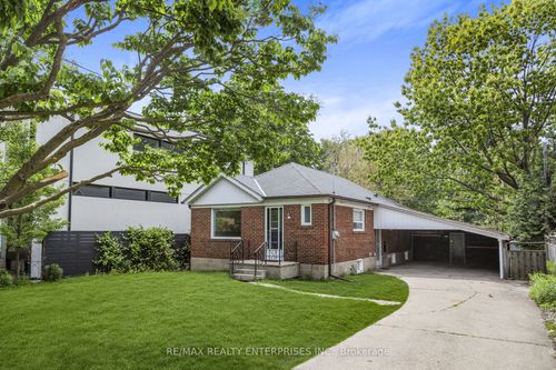 15 Delroy Dr, Etobicoke, ON, M8Y1M8 | Card Image