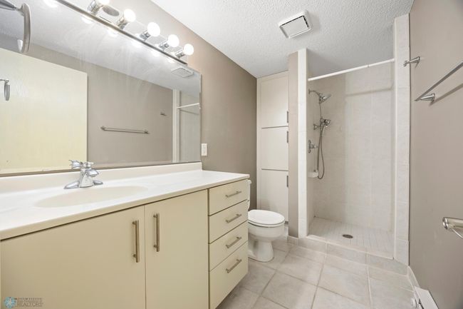 Primary Bath | Image 18