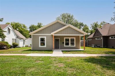 617 S Maple Street, House other with 3 bedrooms, 2 bathrooms and null parking in Ottawa KS | Image 1