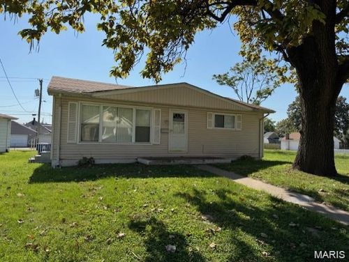2605 Cayuga St, Granite City, IL, 62040-3104 | Card Image