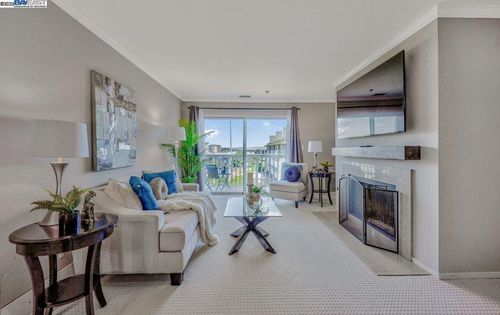 apt-321-300 Murchison Dr, Millbrae, CA, 94030-3064 | Card Image