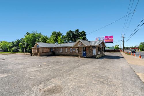 739 N Ferdon Blvd, Crestview, FL, 32536-2163 | Card Image