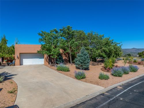 6100 Hoochaneetsa Plz N, Cochiti Lake, NM, 87083-6035 | Card Image