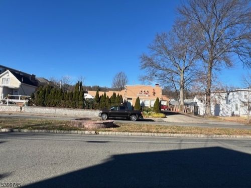 419 Valley St, Orange, NJ, 07050-1320 | Card Image