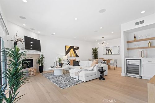 3-1409 Havenhurst Dr, West Hollywood, CA, 90046-6937 | Card Image